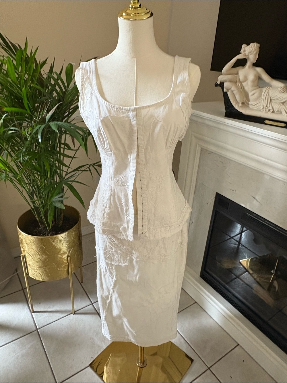 Tara Jarmon White Embroidered Top 2 piece corset style